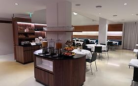 Hotel Caroline